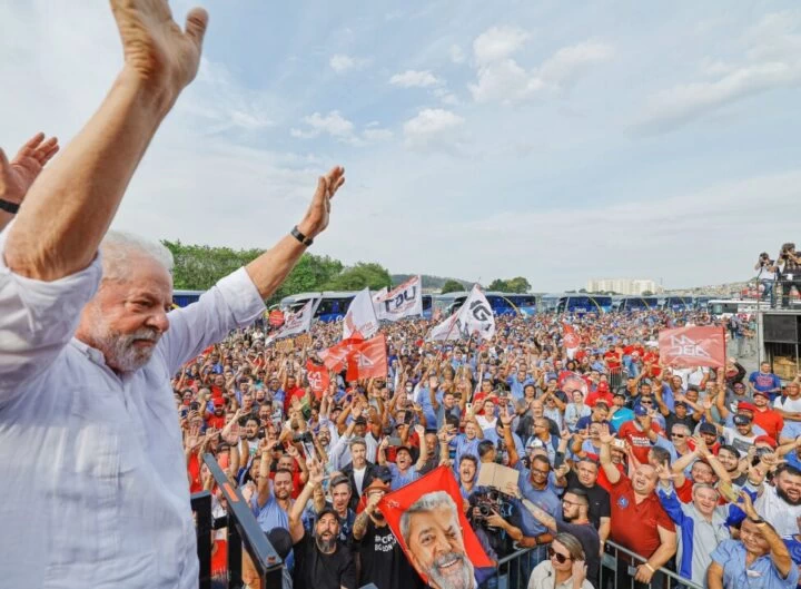 Campaña de Lula derribó 50 noticias falsas